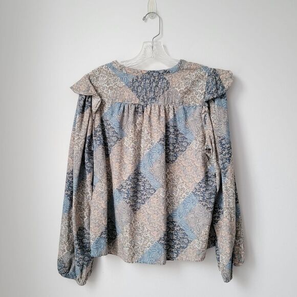 Time And Tru Colorful Flutter Sleeve Blouse Size Medium - Picture 8 of 8